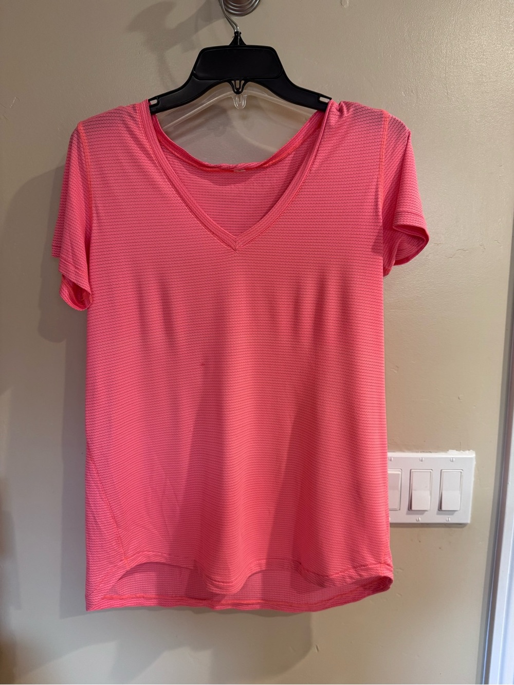 lululemon athletica Coral Pink V-Neck Short Sleeve Tee